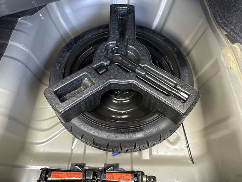 Used 2017 Nissan Sentra S image 37