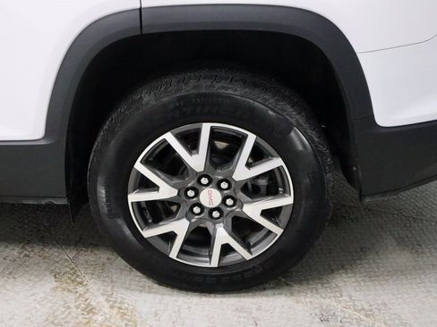 Used 2023 GMC Acadia SLE image 18