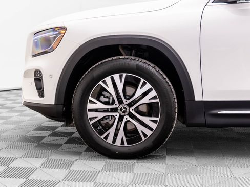 New 2025 Mercedes-Benz GLB 250 4MATIC image 33