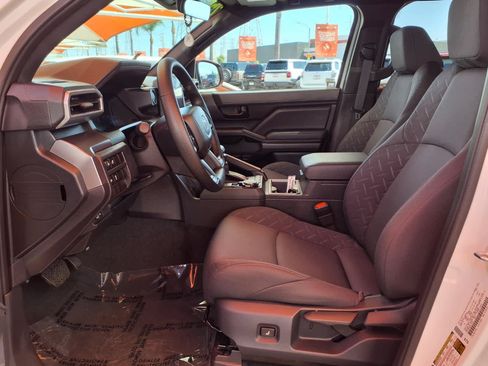 Used 2025 Toyota Tacoma SR5 AWD/4WD image 16