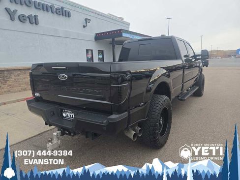 Used 2022 Ford F350 Lariat w/ Black Appearance Package image 3