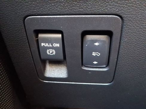 Used 2019 Ford Expedition Platinum image 25