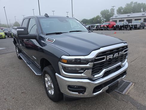 Used 2025 RAM 2500 Big Horn AWD/4WD image 1