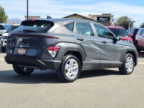 New 2026 Hyundai Kona SE image 2