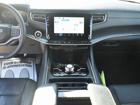 Used 2022 Jeep Wagoneer Series III image 18