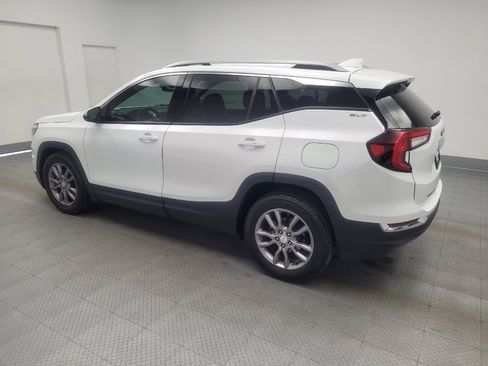 Used 2024 GMC Terrain SLT FWD image 3