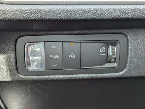 New 2026 Chevrolet Traverse LT FWD image 17