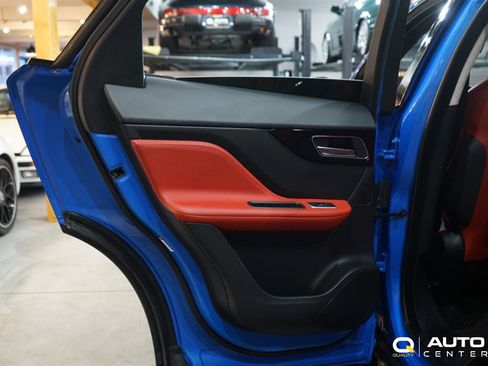 Used 2020 Jaguar F-PACE SVR image 30