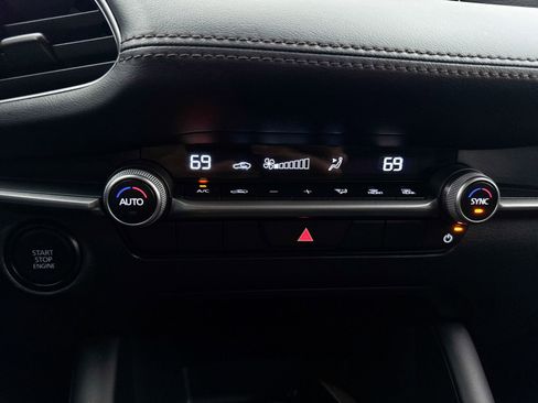 Used 2025 MAZDA MAZDA3 s image 22