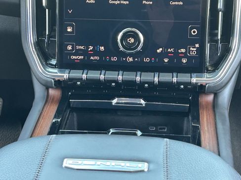 Certified 2025 GMC Yukon XL Denali AWD/4WD image 22