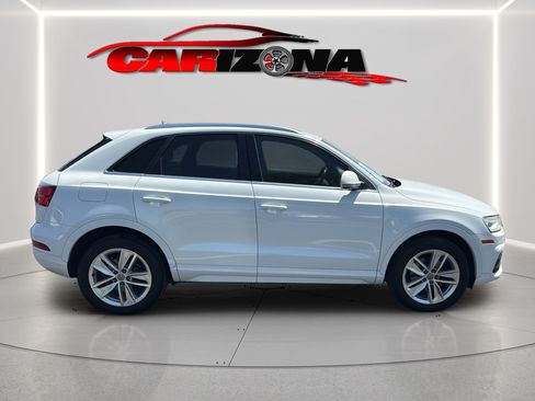 Used 2017 Audi Q3 2.0T Premium Plus w/ Premium Plus Package FWD image 4