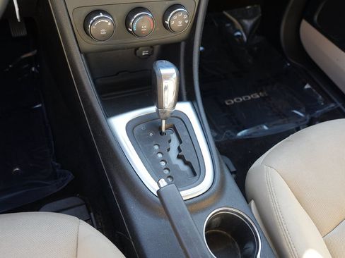 Used 2011 Dodge Avenger Express FWD image 24