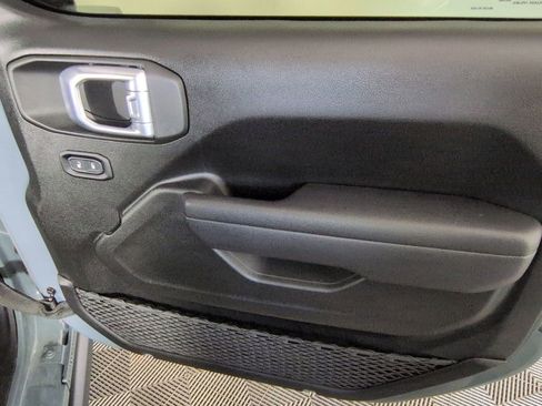 Used 2024 Jeep Wrangler Sport AWD/4WD image 28