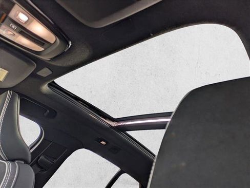 Used 2023 Volvo XC40 Recharge Ultimate image 16