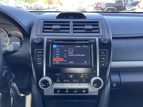 Used 2012 Toyota Camry SE FWD image 7