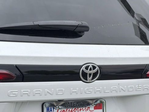 Used 2025 Toyota Grand Highlander FWD image 6