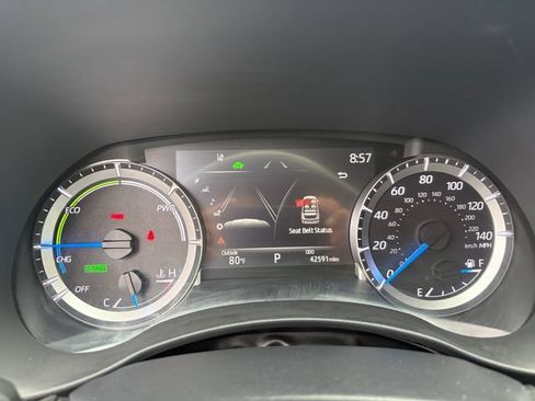 Used 2023 Toyota Highlander XLE AWD/4WD image 34