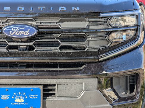 New 2025 Ford Expedition Active image 8