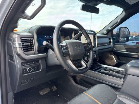 Used 2024 Ford F250 Platinum image 15