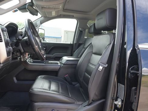 Used 2018 GMC Sierra 3500 Denali w/ Duramax Plus Package AWD/4WD image 8