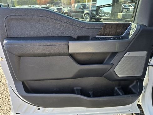 Used 2023 Ford F250 Lariat w/ FX4 Off-Road Package image 8