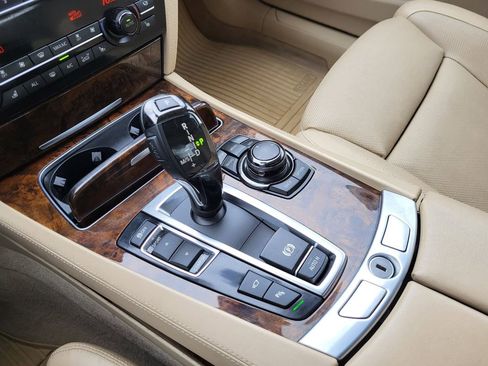 Used 2013 BMW 740Li image 35