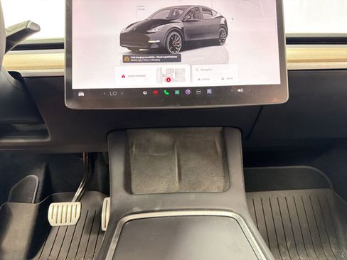 Used 2023 Tesla Model Y Performance image 26