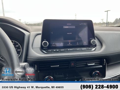 Used 2023 Nissan Rogue SV image 17