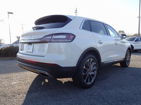 Certified 2021 Lincoln Nautilus Reserve image 4