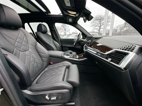 Used 2026 BMW X5 xDrive50e w/ Executive Package image 30