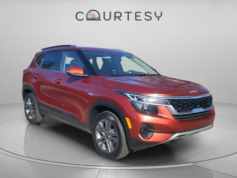 Certified 2023 Kia Seltos S w/ Navigation Package image 5