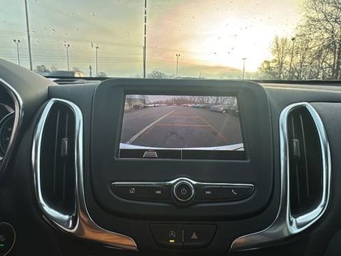 Used 2024 Chevrolet Equinox LT image 3