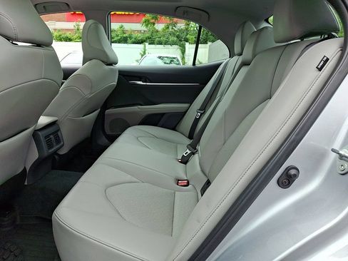 Used 2022 Toyota Camry XLE AWD/4WD image 10