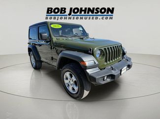 Used 2021 Jeep Wrangler Sport AWD/4WD video 1