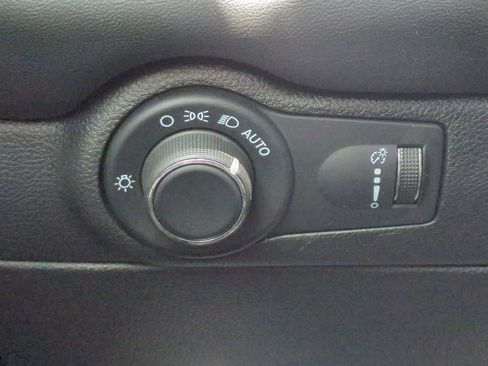 Used 2024 Dodge Durango GT RWD image 18