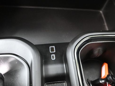 Used 2024 GMC Sierra 1500 AT4 w/ Technology Package image 23