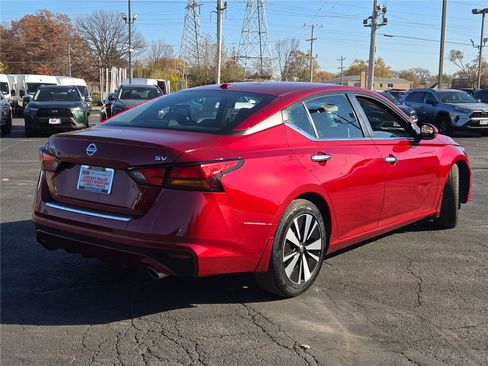 Used 2022 Nissan Altima 2.5 SV w/ SV Premium Package image 12