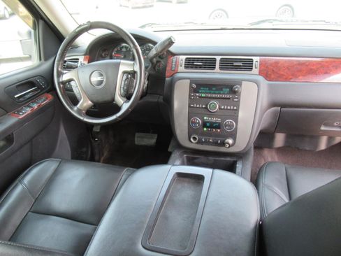 Used 2012 GMC Sierra 2500 SLT w/ SLT Convenience Package AWD/4WD image 12