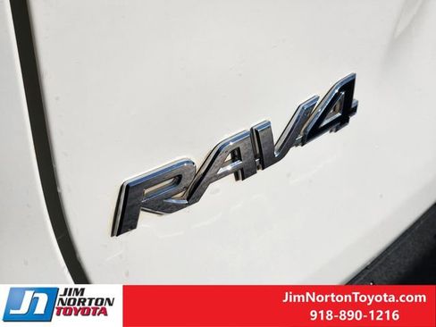 Used 2024 Toyota RAV4 XLE image 12