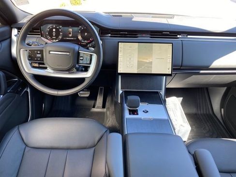 New 2025 Land Rover Range Rover SE image 17