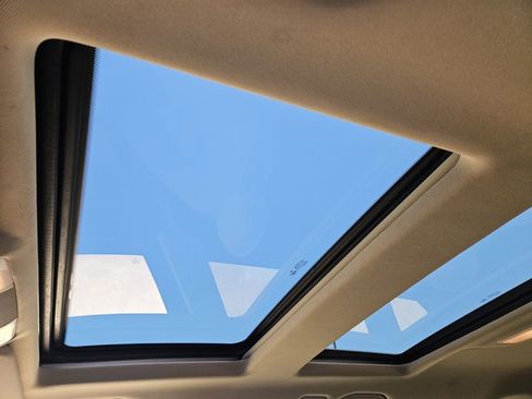 Used 2015 Mercedes-Benz GLK 350 2WD image 25