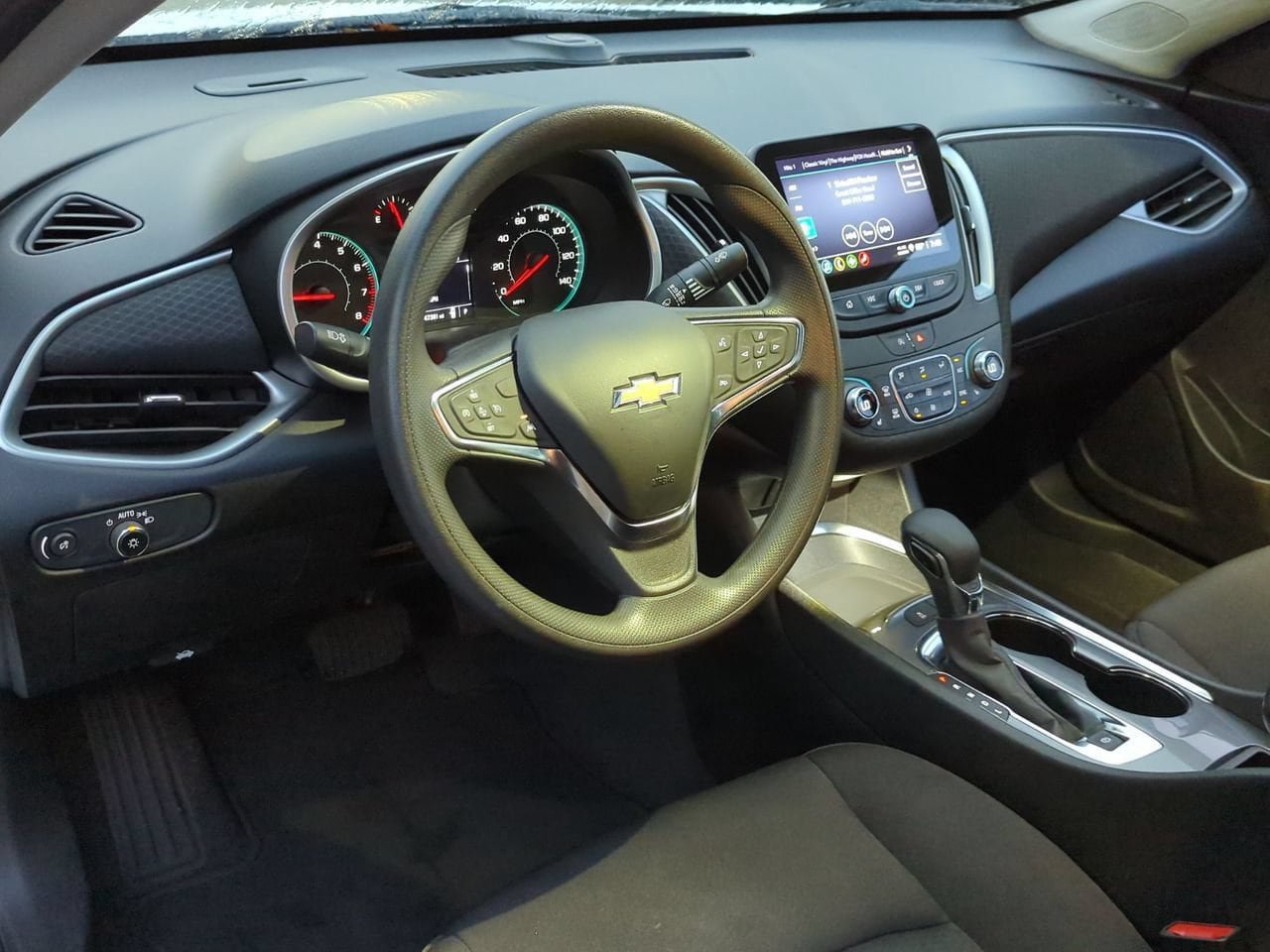 Used 2024 Chevrolet Malibu LT FWD image 9