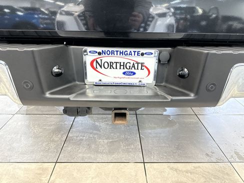 Used 2011 Ford F150 XLT w/ XLT Chrome Pkg image 9