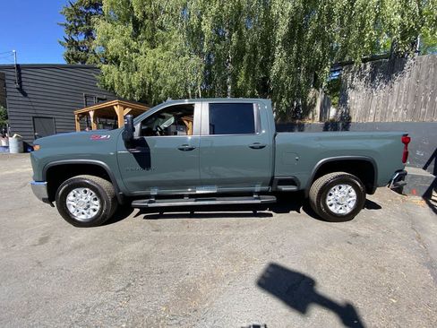 Used 2025 Chevrolet Silverado 2500 LT w/ Safety Package AWD/4WD image 3