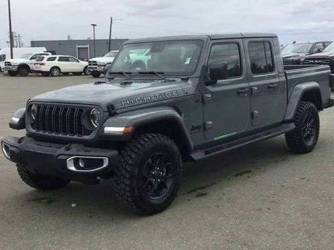New 2025 Jeep Gladiator Sport image 4