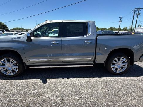 New 2026 Chevrolet Silverado 1500 High Country AWD/4WD image 8