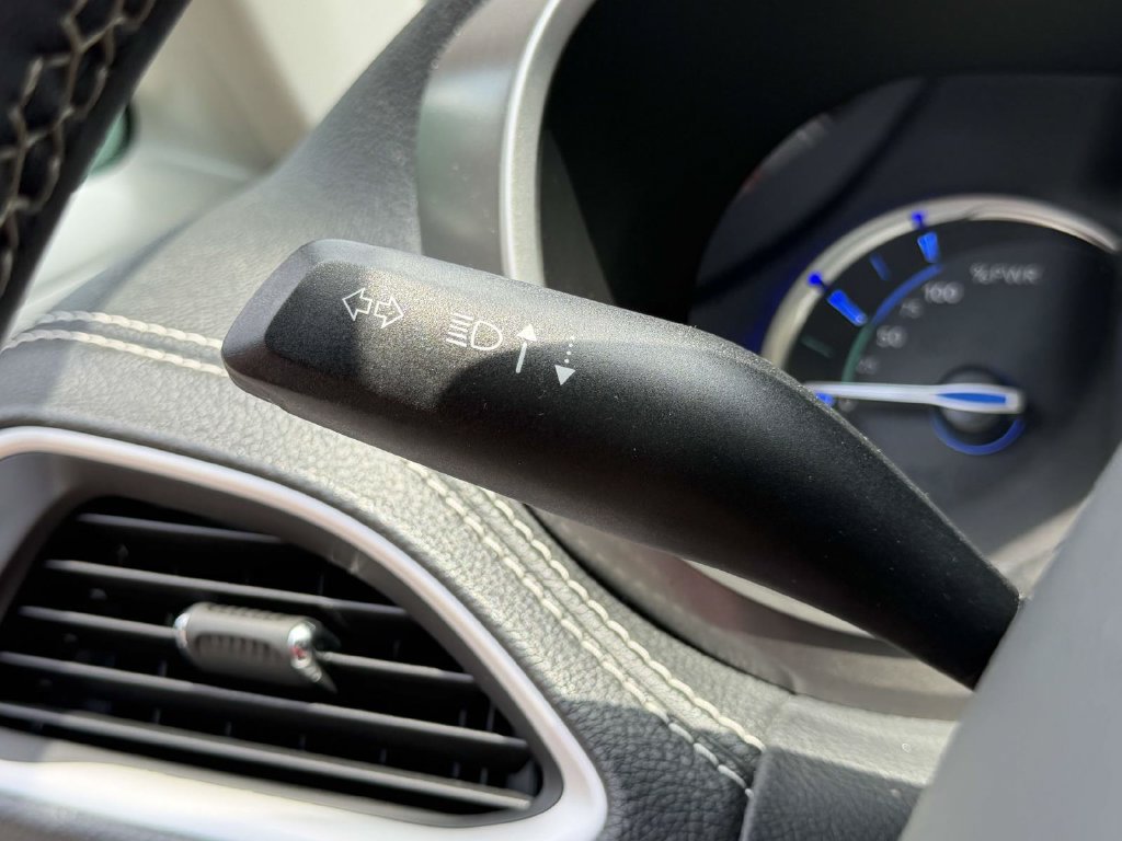 Used 2022 Chrysler Pacifica Touring-L FWD image 25