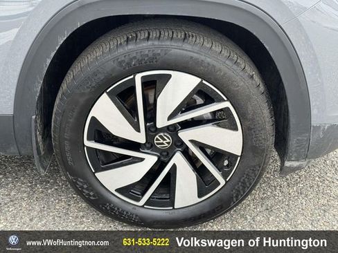 Certified 2025 Volkswagen Atlas SEL image 7
