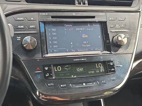 Used 2018 Toyota Avalon Limited w/ All Weather Liner Package image 16