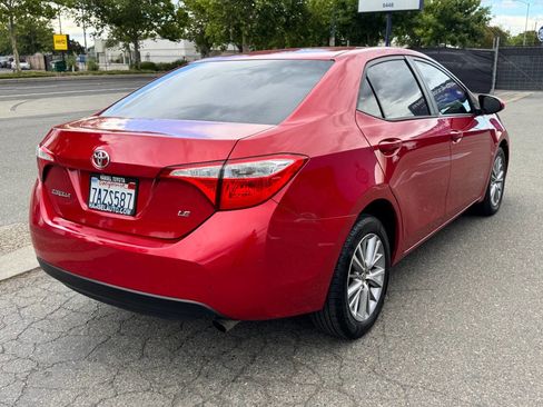 Used 2014 Toyota Corolla LE FWD image 4